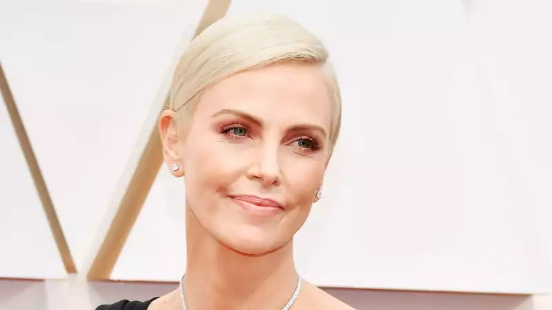 Have you spotted Charlize Theron's hidden hair accessory?