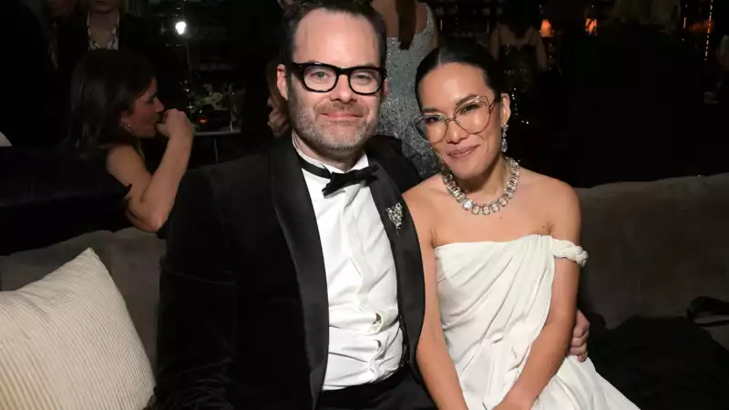 Ali Wong and Bill Hader make public debut with Golden Globe kiss