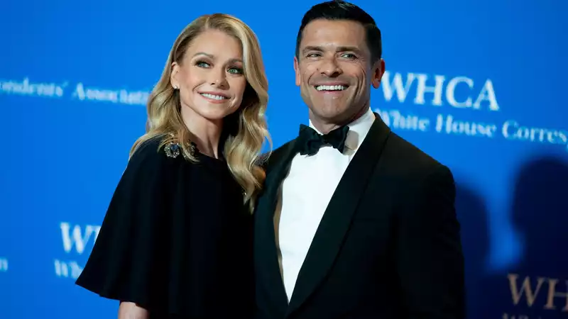 Kelly Ripa has already chosen her funeral dress. She is afraid that her husband Mark Consuelos will dress her "crazy" if she doesn't.