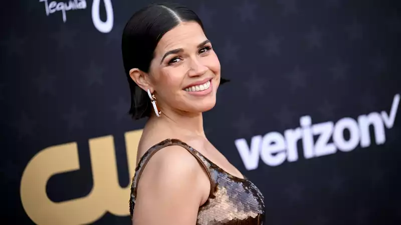 America Ferrera's "Sisterhood of the Traveling Pants" co-stars sent a collective FaceTim to congratulate her on her first Oscar nomination.